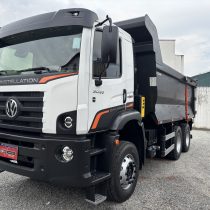 VW 31.320 6x4 ano 2024 caçamba