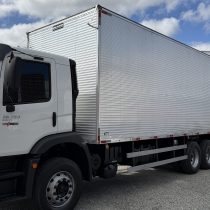 VW 26.260 ano 2025 baú 9 mts com plataforma elevatória Marksell