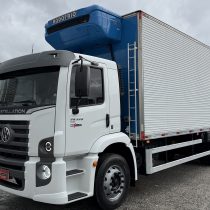 VW 26.320 ano 2023 baú frigorífico 8,5 mts com gancheira